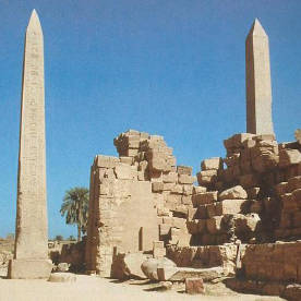 Foto von zwei ägyptischen Obelisken