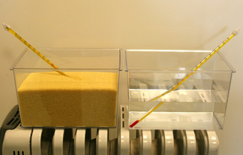 Experiment: Geäße mit Grieß und Wasser auf einem Heizkörper